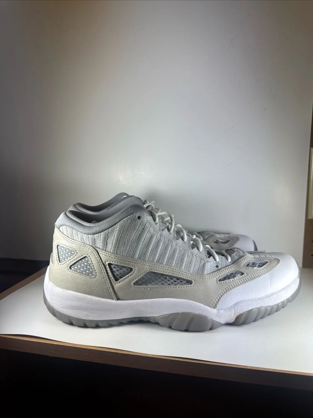 Men's Size 14 Air Jordan 11 Retro Low LE Grey Athletic Sneakers - Picture 2 of 12